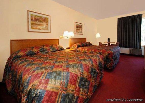 Rodeway Inn Ainsworth Rom bilde